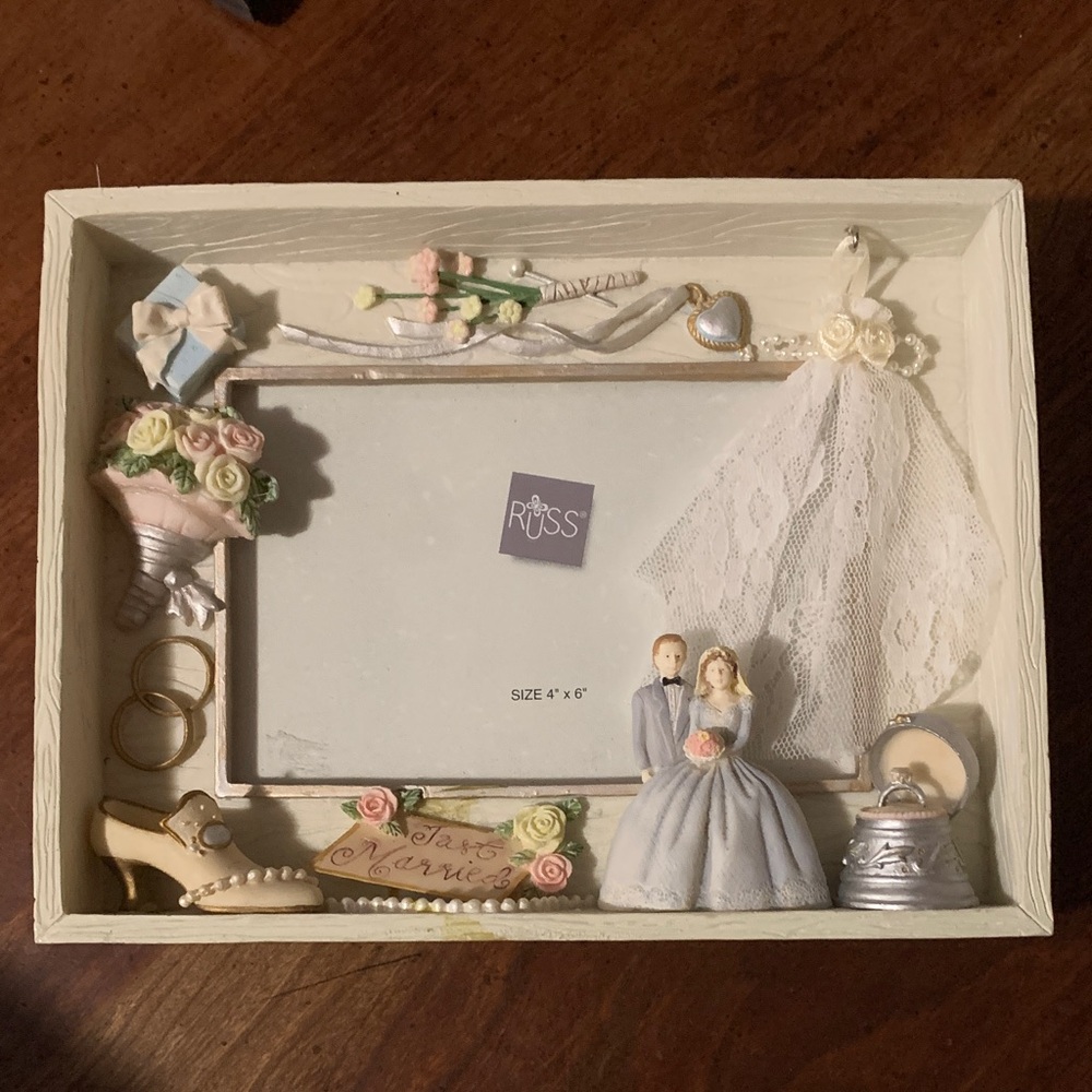 Russ Vintage Floral Wedding Picture Frame